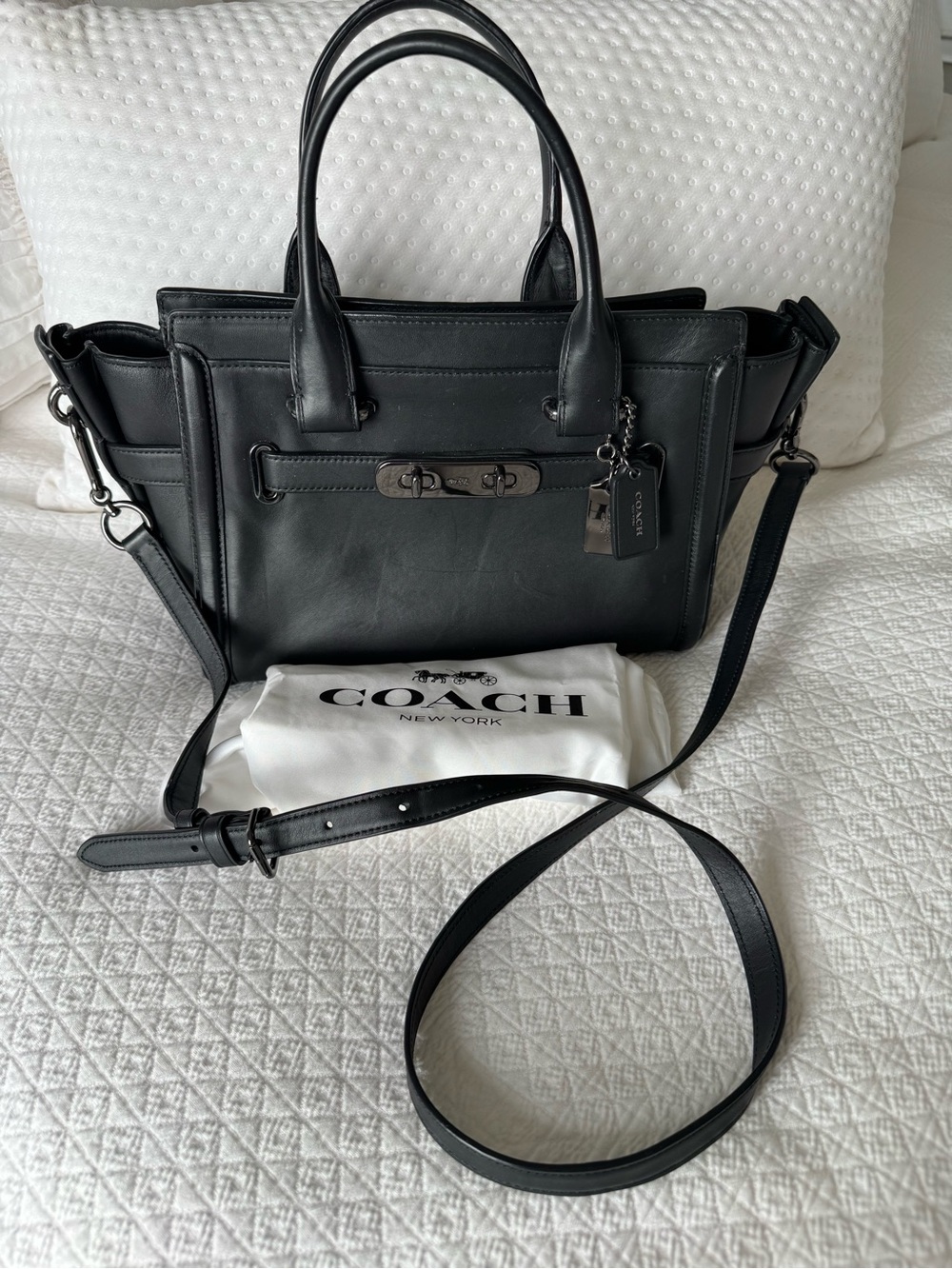 Coach, black glove tanned leather purse satchel handbag removable shoulder strap